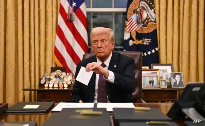 <b>inauguration-tradition-continues:-biden’s-heartfelt-letter-to-trump-uncovered</b>