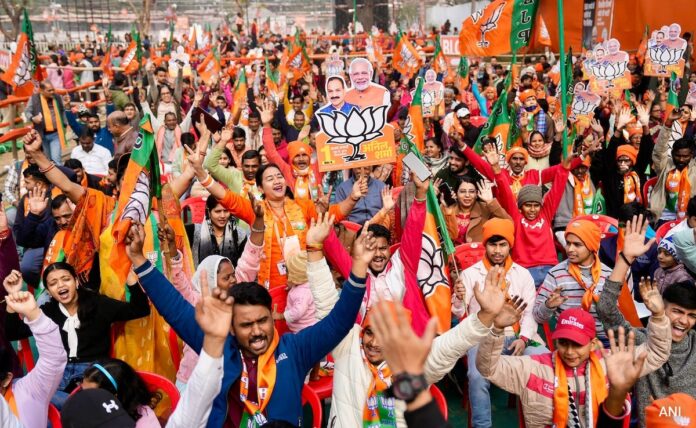 <b>intense-political-showdown-in-delhi:-final-campaign-blitz-wraps-up-ahead-of-assembly-elections</b>