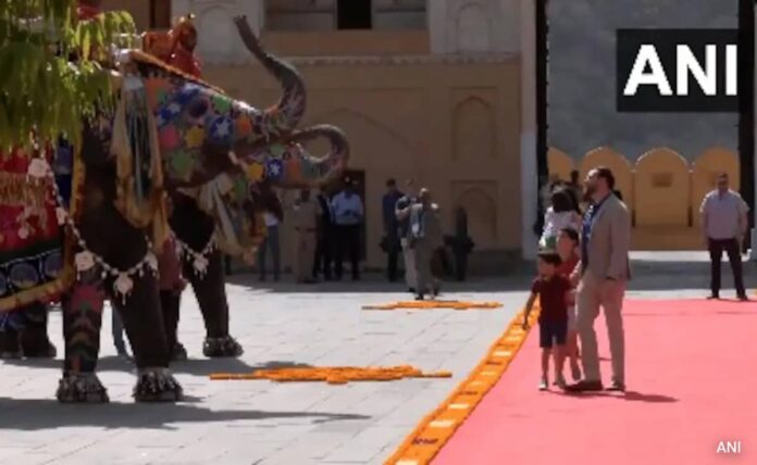 <b>jd-vance-explores-amber-fort-in-rajasthan,-embraced-by-tradition-and-heritage</b>