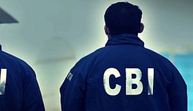 <b>دہلی-میں-سی-بی-آئی-کی-بڑی-کارروائی:-6-ٹرانسپورٹ-افسر-بدعنوانی-اور-رشوت-خوری-کے-الزام-میں-گرفتار</b>