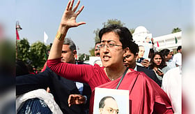 <b>دہلی-اسمبلی-میں-بی-جے-پی-حکومت-کے-خلاف-عام-آدمی-پارٹی-کا-احتجاج،-اراکین-کی-معطلی-پر-ہنگامہ</b>